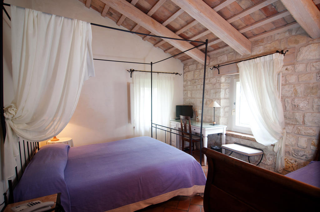 Valcastagno Relais & Residence Sirolo Szoba fotó