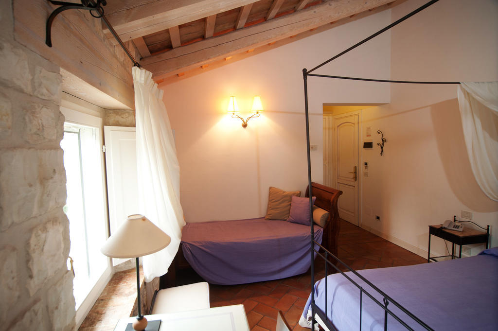 Valcastagno Relais & Residence Sirolo Szoba fotó